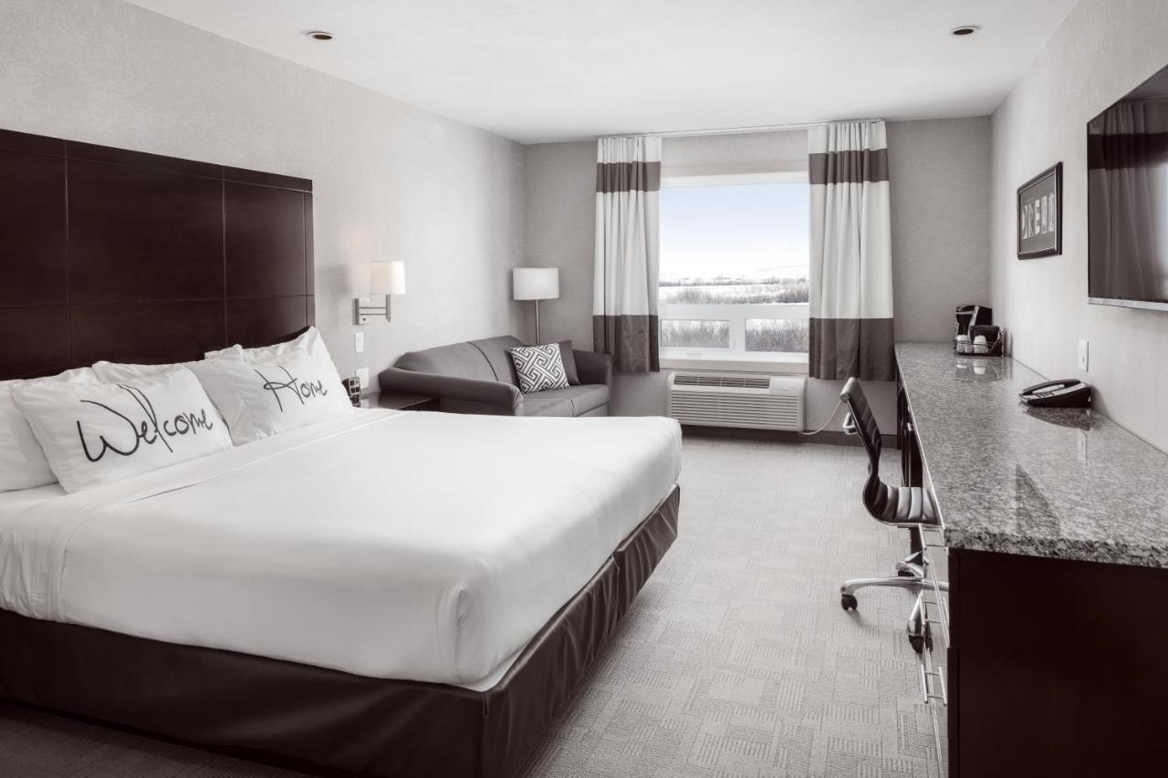 Home Inn & Suites - Swift Current Esterno foto