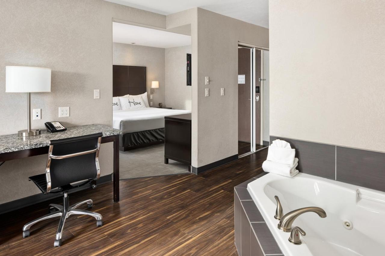 Home Inn & Suites - Swift Current Esterno foto