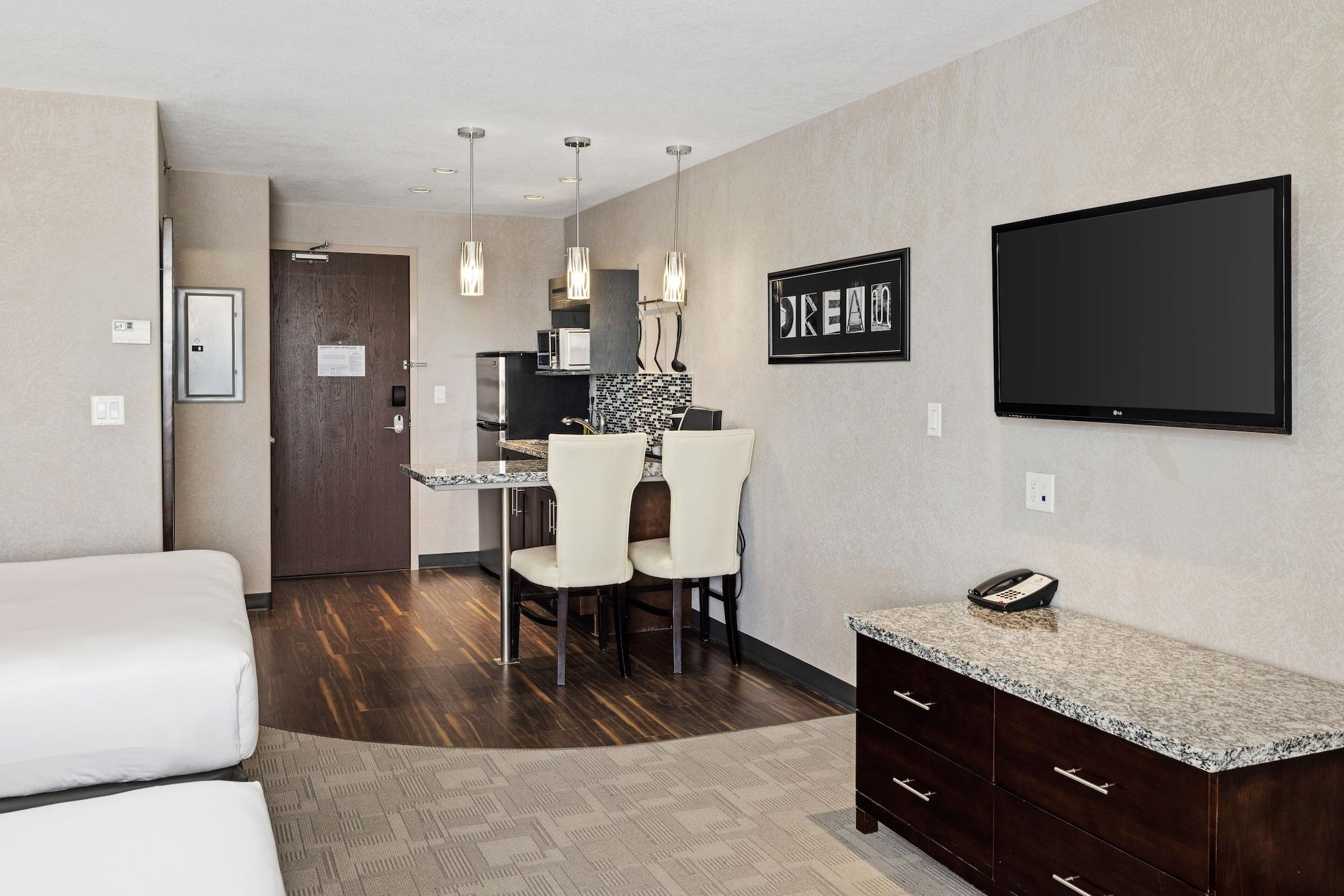 Home Inn & Suites - Swift Current Esterno foto